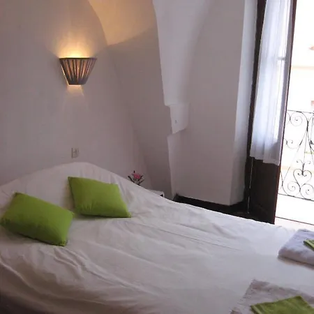 Notre Dame De Fourviere Hotell 2*
